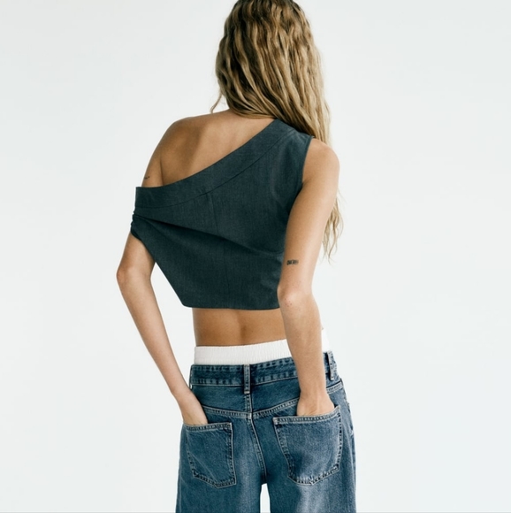 🆕️ Zara Asymmetric Button Top - Picture 3 of 5